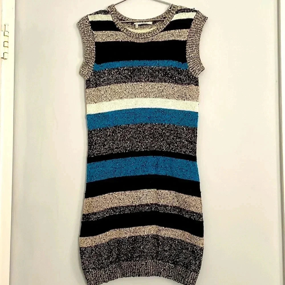 Derek Lam women’s Vibrant bodycon knit Sweater Dress Medium stripes.